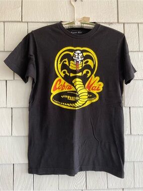 Bioworld Cobra Kai Black T-Shirt Size Medium